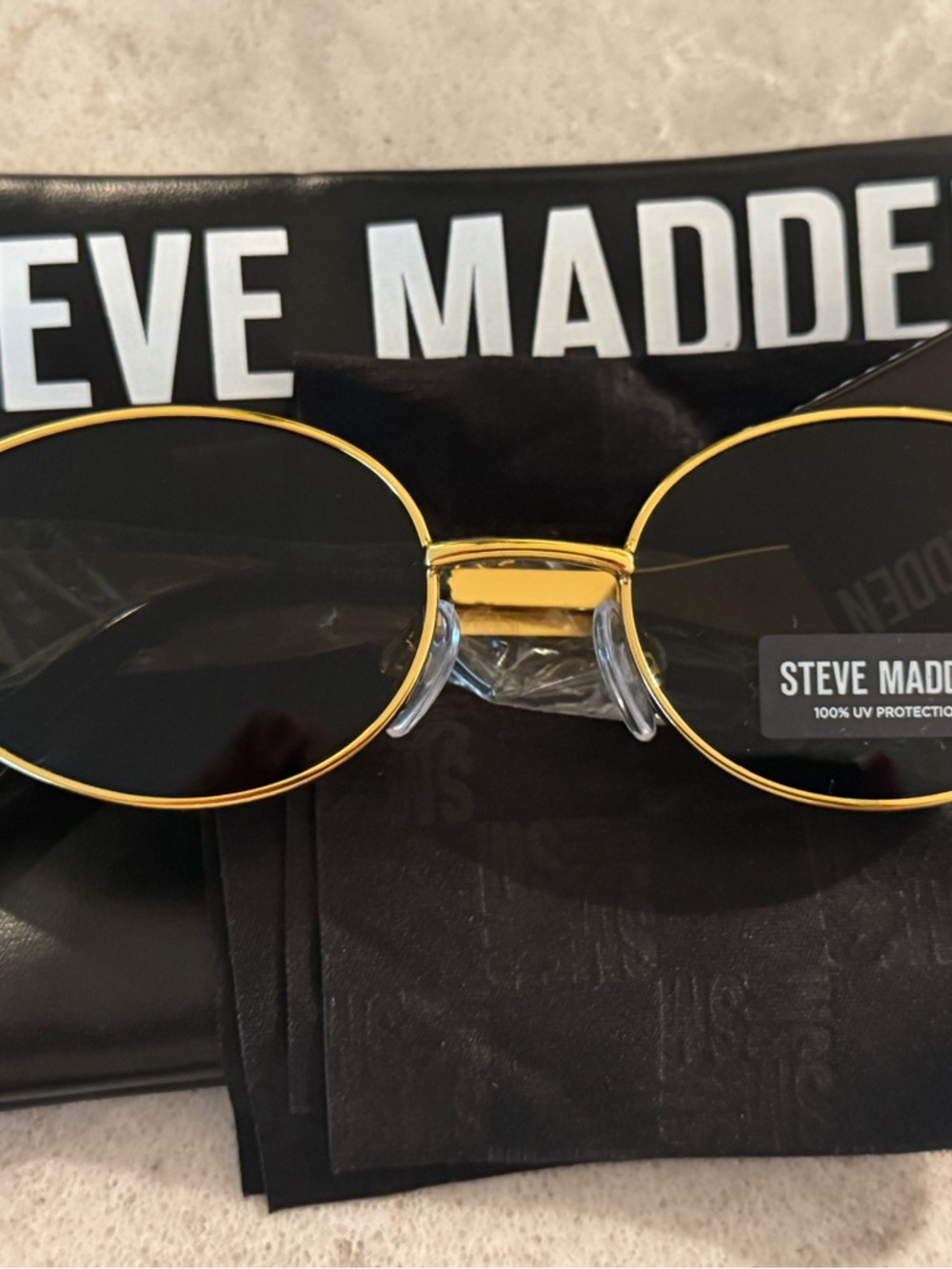 NWT Steve Madden Gold Metal Oval Sunglasses with Black Lenses - Picture 2 of 4